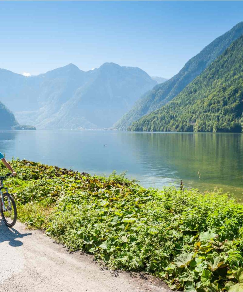 Cycling in Austria -Hallstaettersee